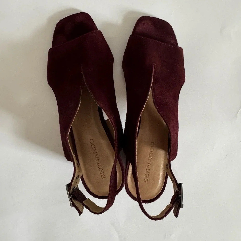 Bernardo Womens Suede Block Open Toe Heels 9 Maroon‎ Square Toe Quiet Luxury